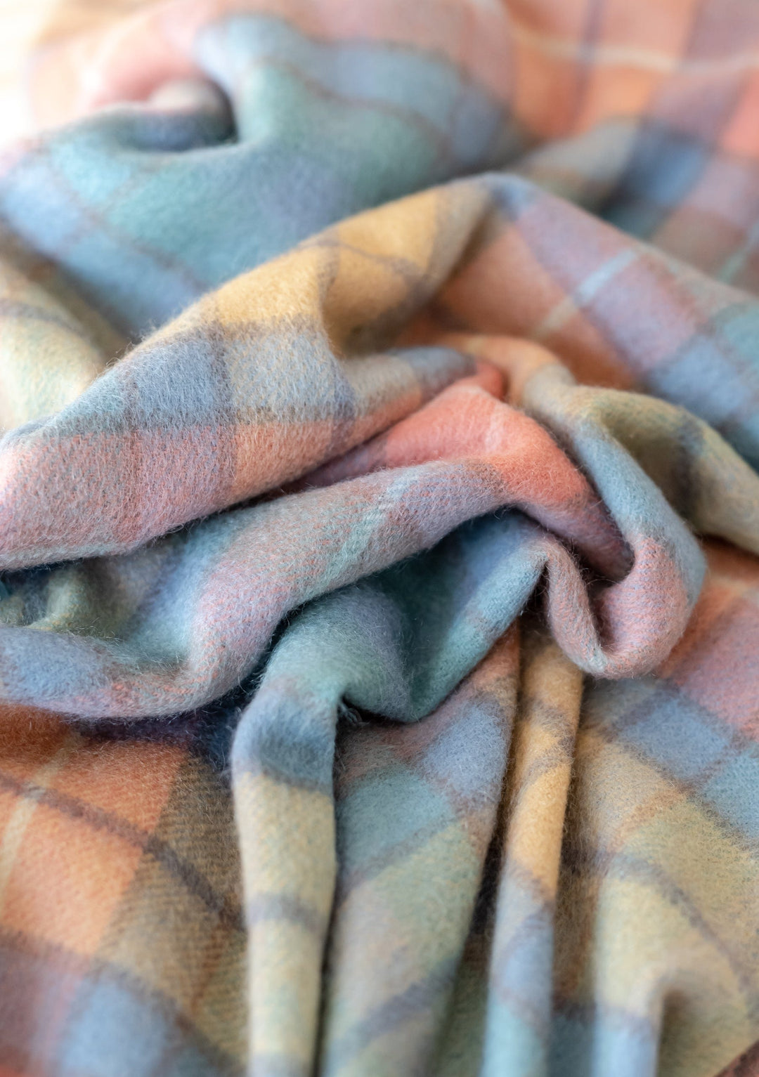 Cashmere Scarf in Buchanan Antique Tartan - TBCo