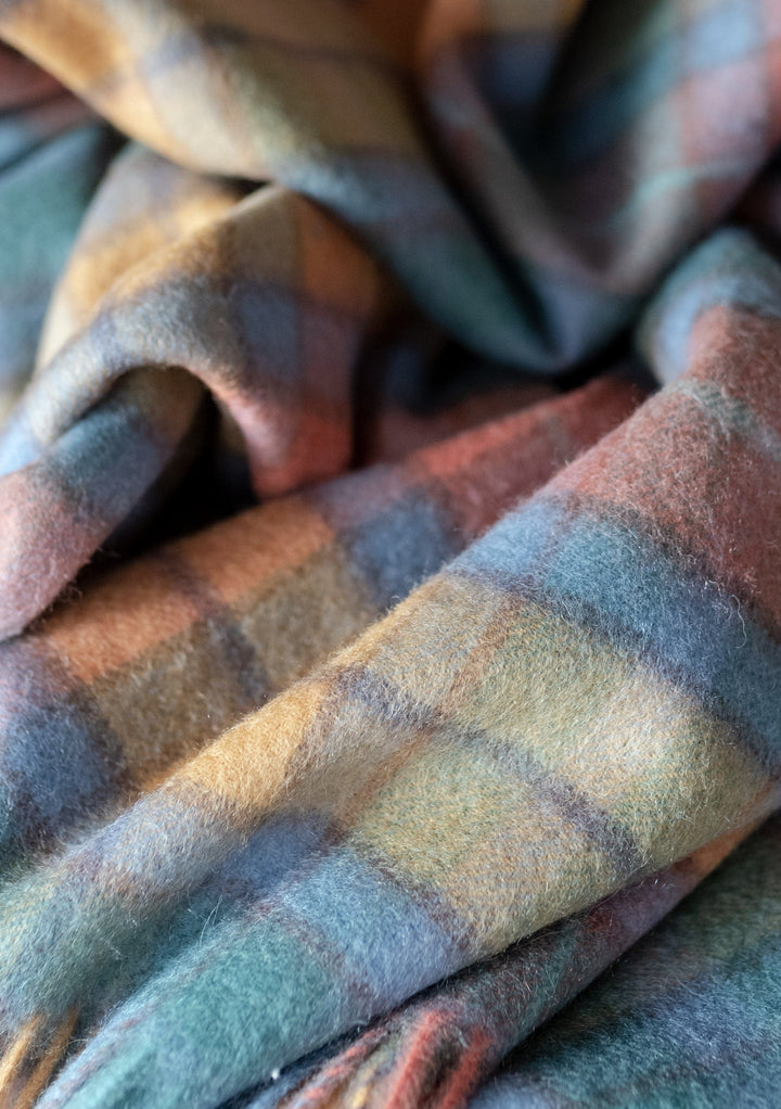 Men's Lambswool Scarf in Buchanan Antique Tartan - TBCo
