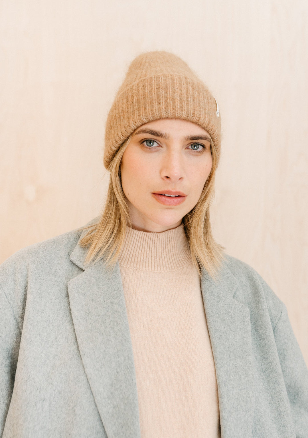 Bonnet en Mohair et Laine en Camel