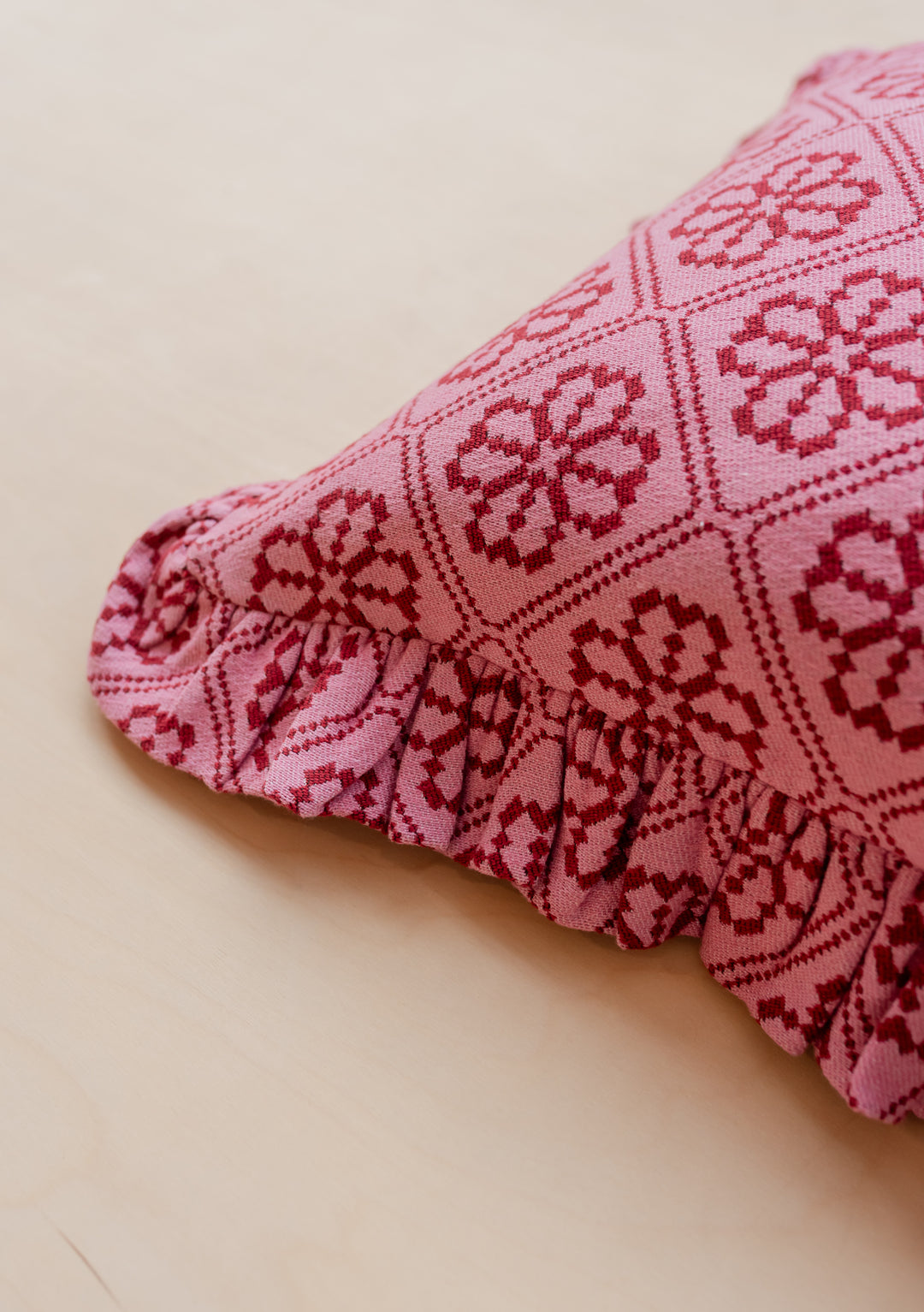 Housse de coussin en coton à motif floral rose 