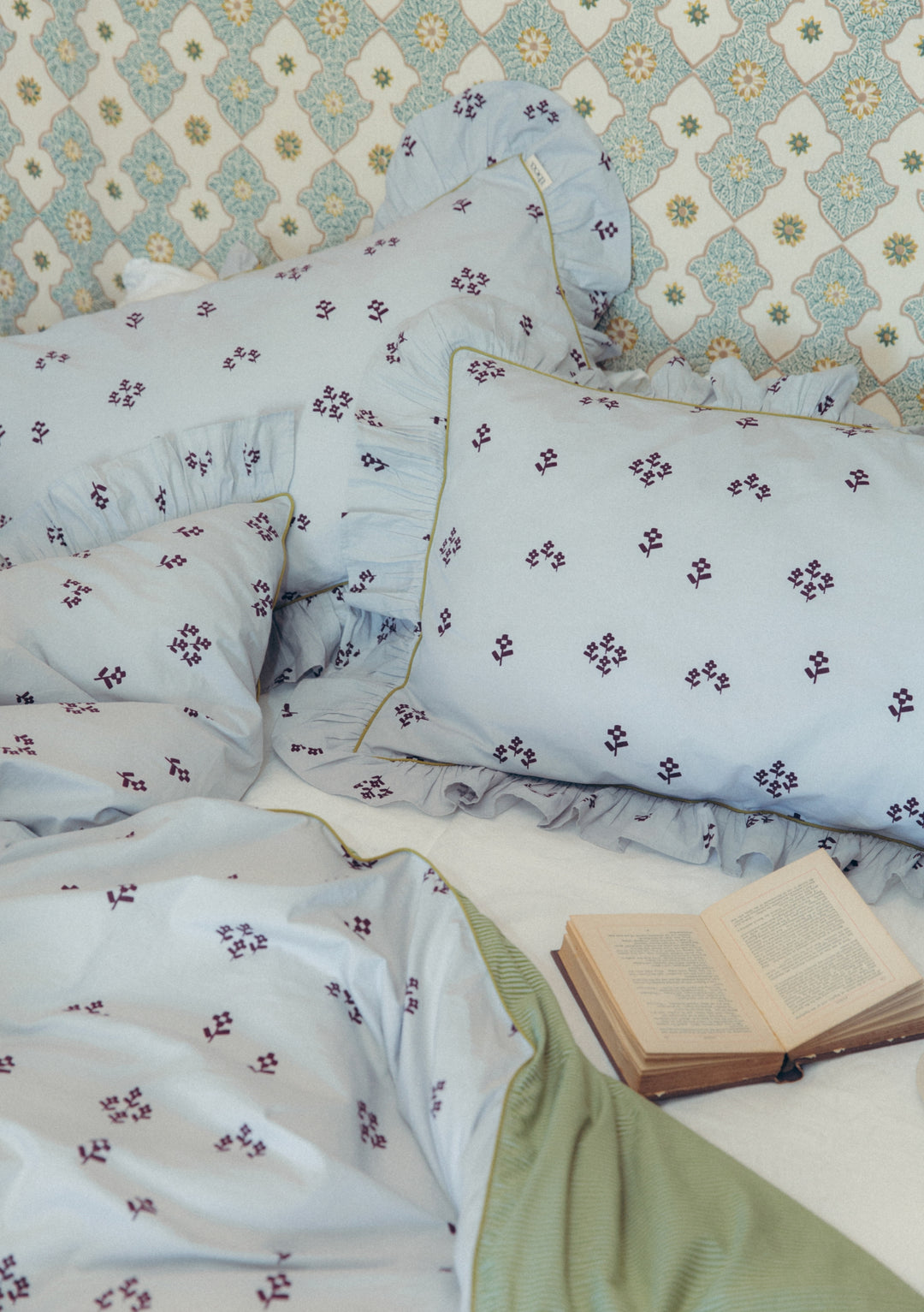 Bettwäsche aus 100 % Baumwolle mit blauem Blumenmuster