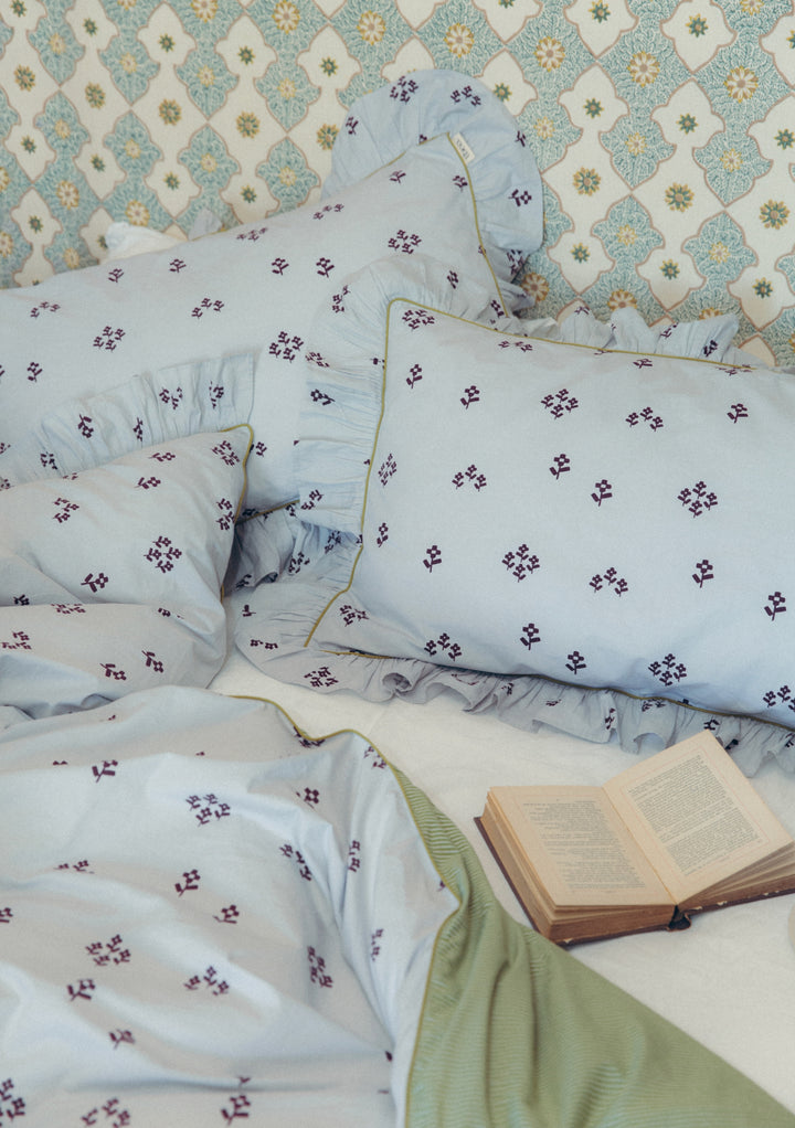 Bettwäsche aus 100 % Baumwolle mit blauem Blumenmuster
