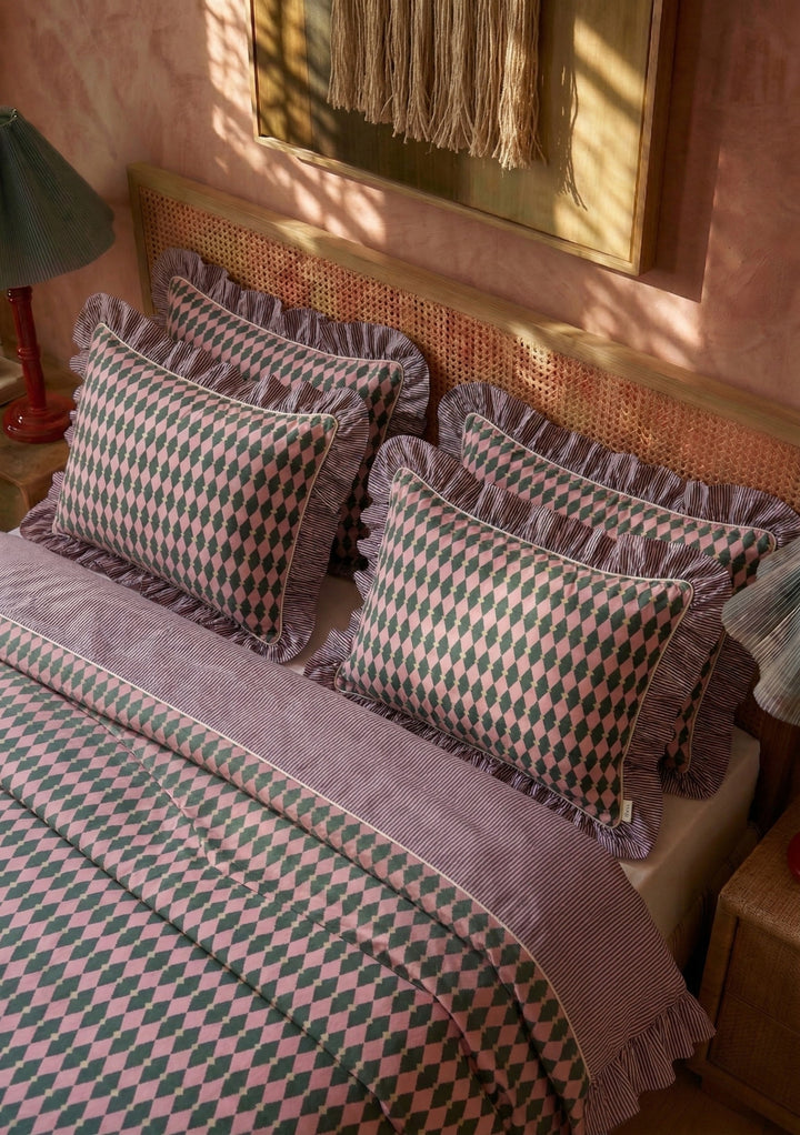 Cotton Duvet Cover & Pillowcases Set in Pink Harlequin