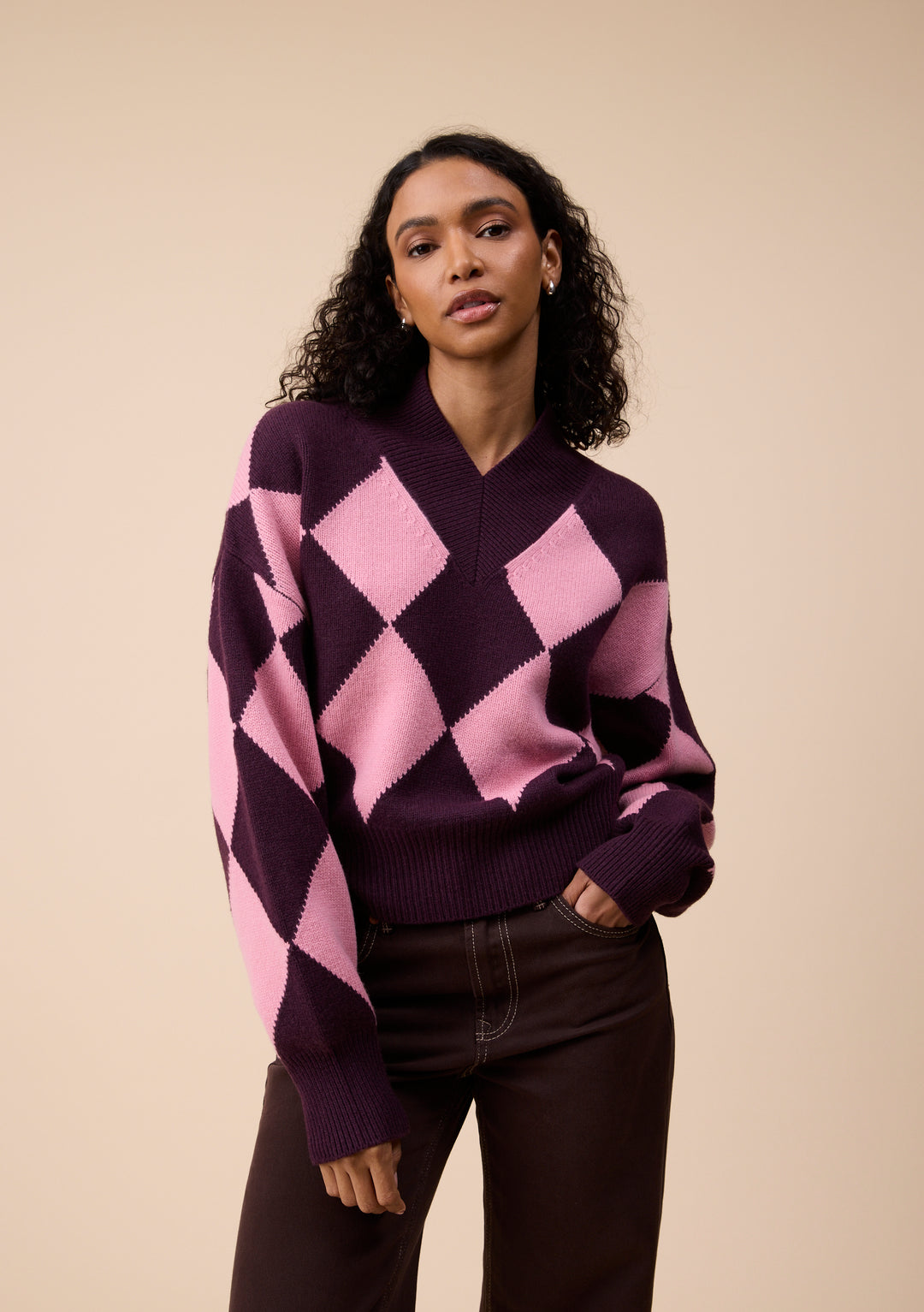 Merino Wool V-Neck Cropped Jumper in Pink & Fig Argyle