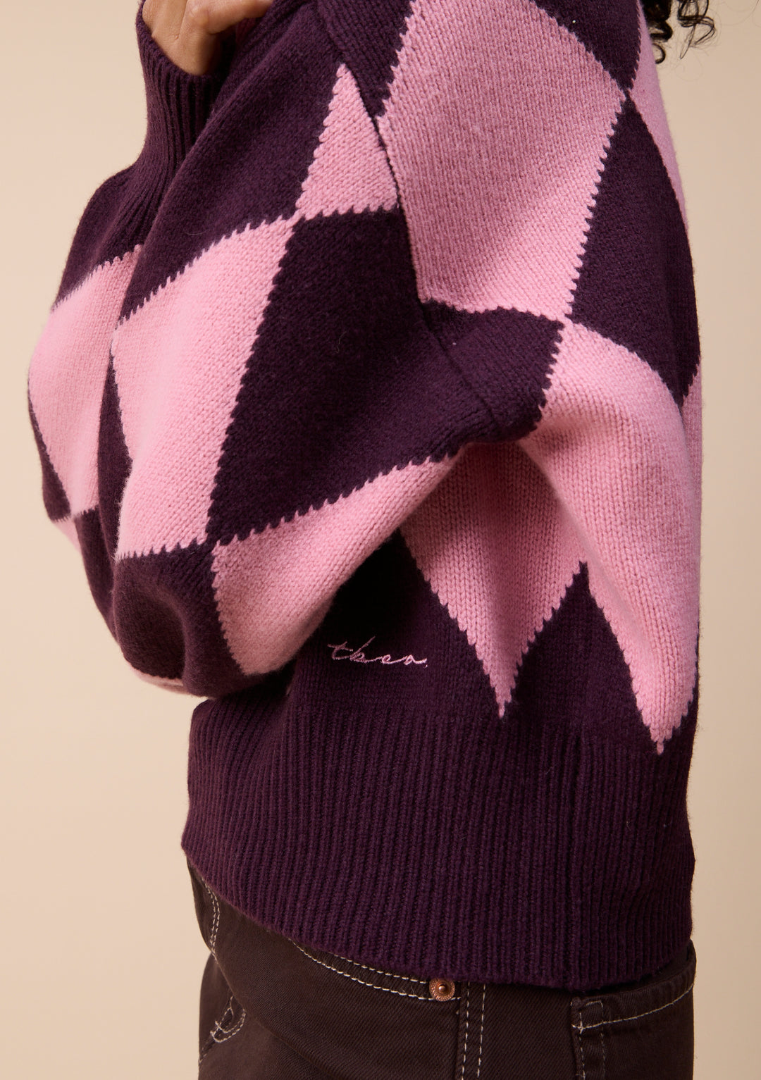 Merino Wool V-Neck Cropped Jumper in Pink & Fig Argyle