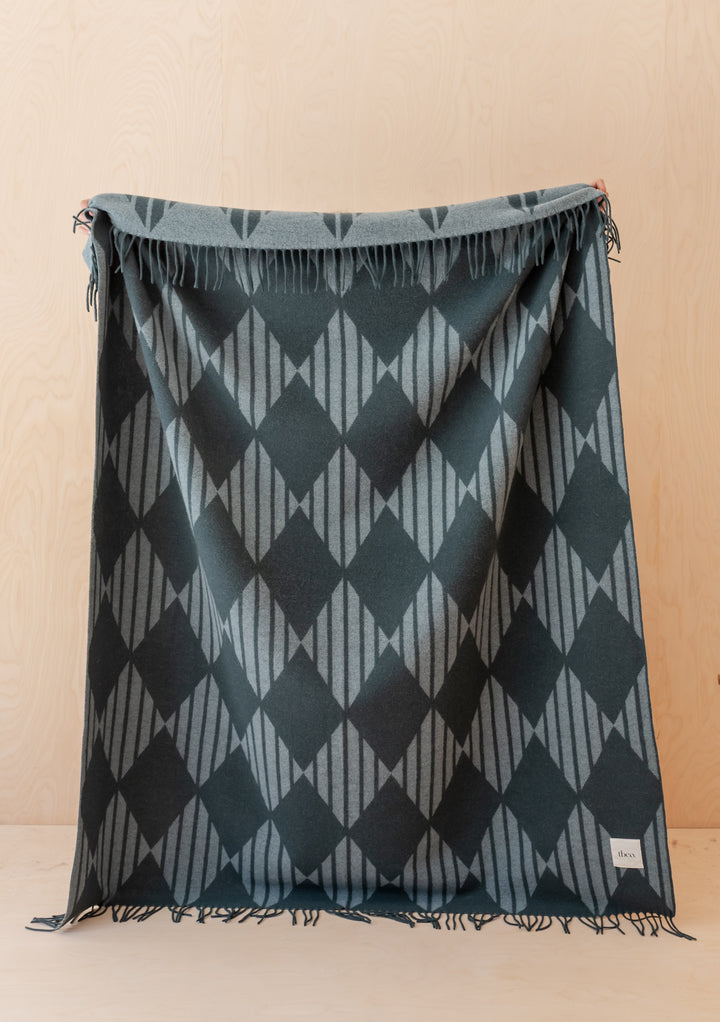 Couverture en laine d'agneau à rayures vertes et jacquard Harlequin