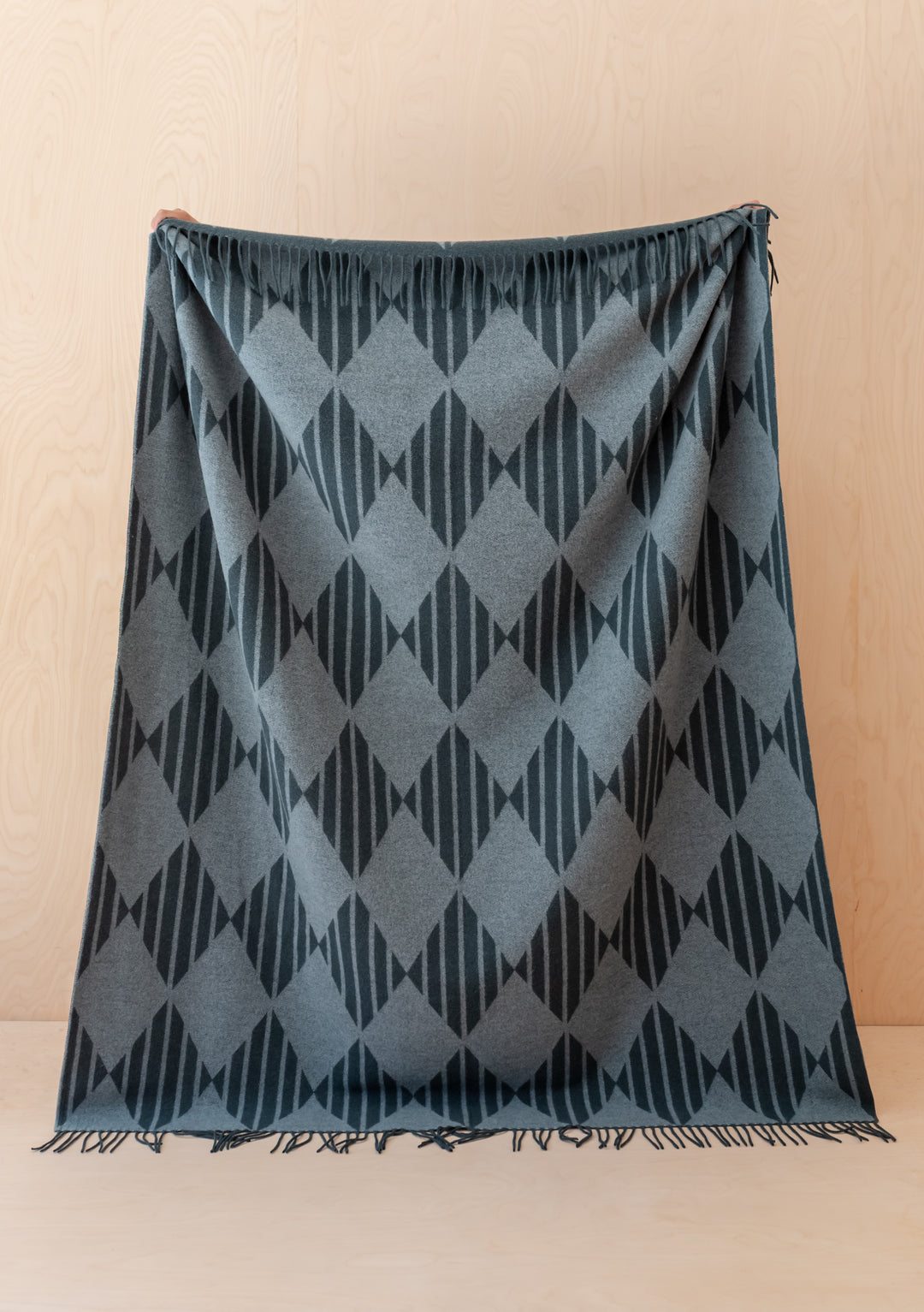 Couverture en laine d'agneau à rayures vertes et jacquard Harlequin