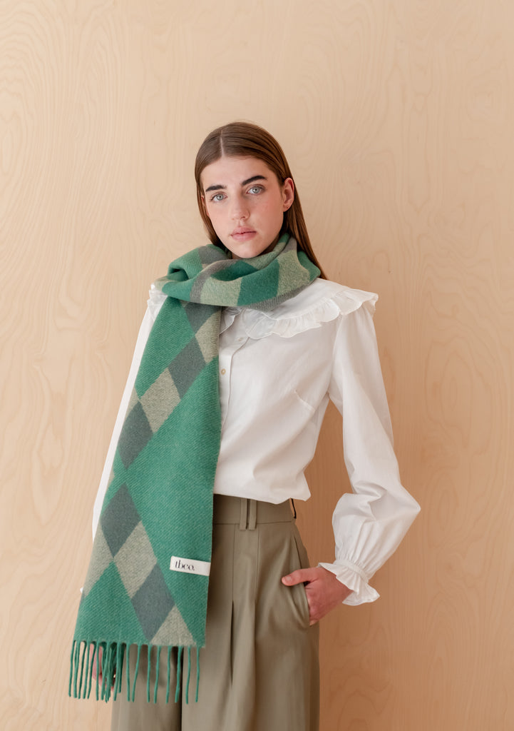 Lambswool Oversized Scarf Diamond Jacquard
