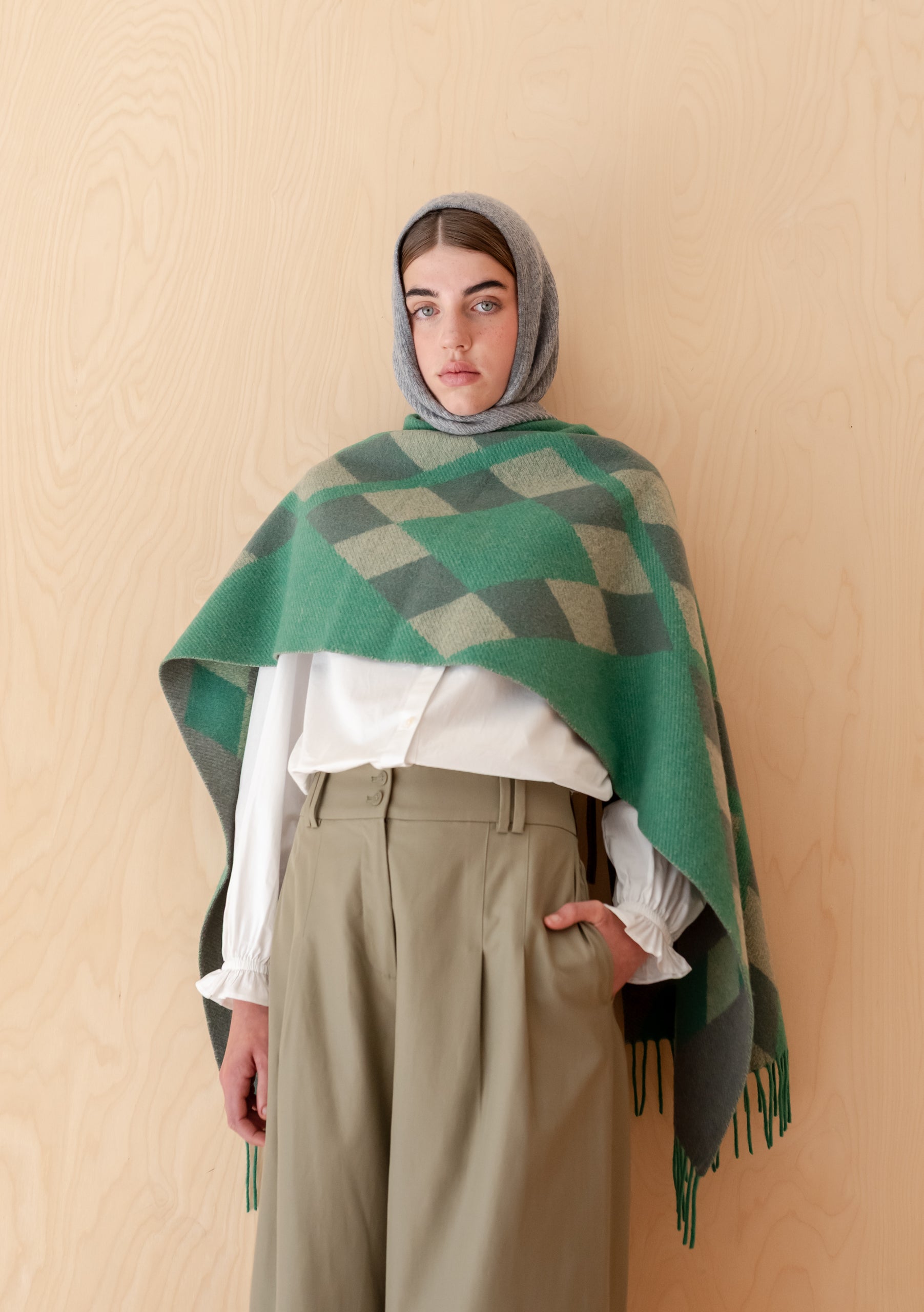 Lambswool Oversized Scarf in Green Diamond Jacquard – TBCo