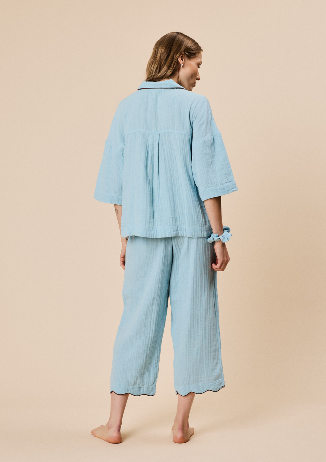 Pyjama court en coton bleu 
