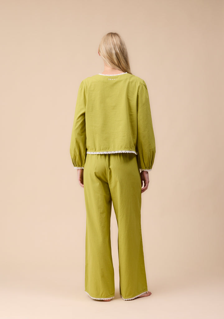 Pyjamas aus Baumwolle und Leinen mit grüner Zierleiste