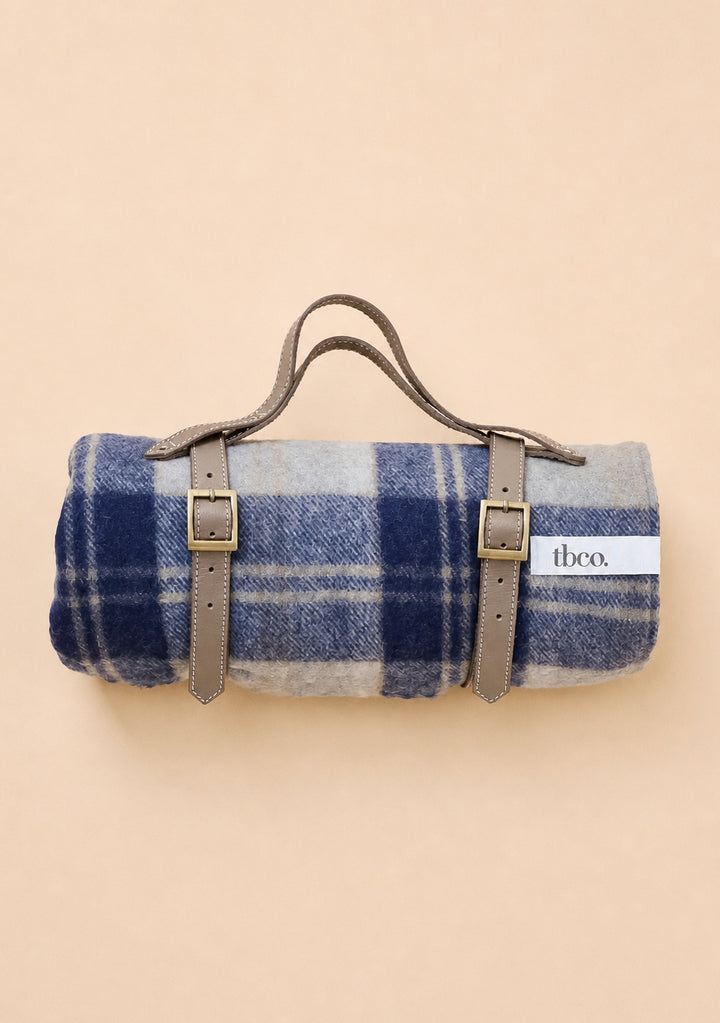 Picknickdecke aus recycelter Wolle in Bannockbane Silver Tartan 