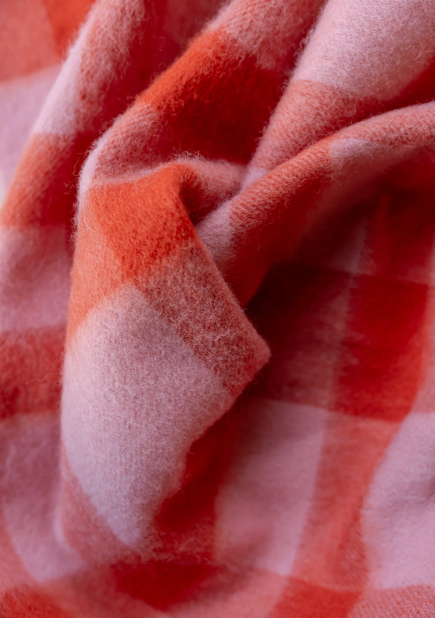 Lambswool Oversized Scarf in Pink Check – TBCo