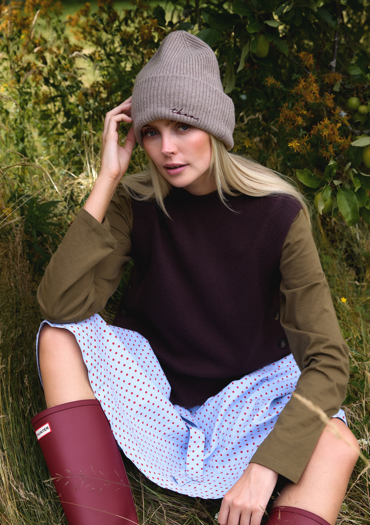 Merino Wool Buttoned Vest in Brown
