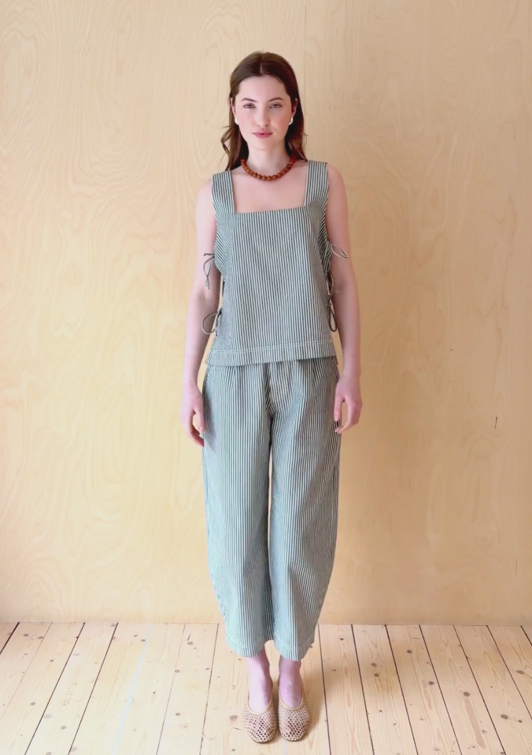 Denim-Top mit seitlichem Bindeband und Fischgrätmuster