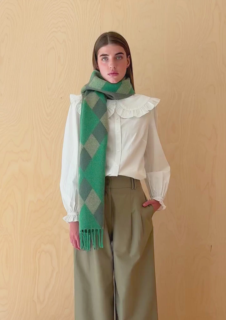 Lambswool Oversized Scarf in Green Diamond Jacquard